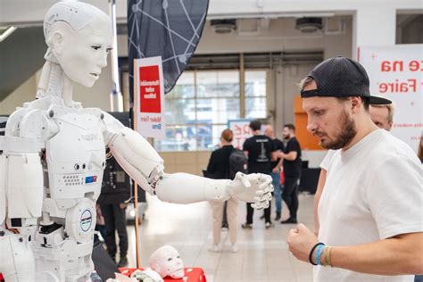 Humanoidní robot iCub