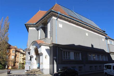 Fasáda budovy Akademie výtvarného umění