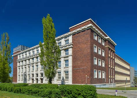 Budova Právnické fakulty Masarykovy univerzity v Brně