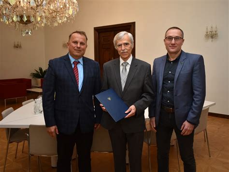 Profesor Jaroslav Opavský s rektorem UP Martinem Procházkou a děkanem FTK UP Michalem Šafářem