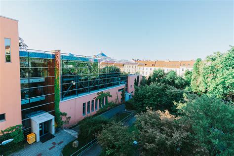 Pohled na budovu Přírodovědecké fakulty Masarykovy univerzity