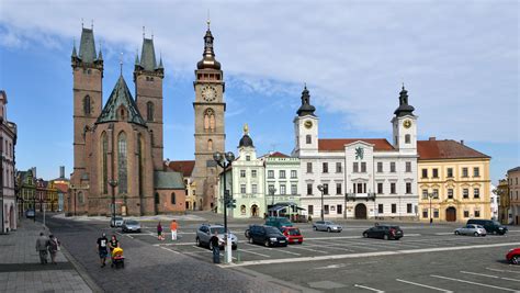 Panorama Hradce Králové s univerzitními budovami