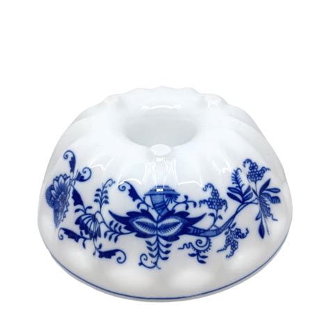 Porcelánová forma na bábovku v kubistickém stylu s cibulákovým vzorem
