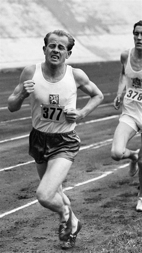 Emil Zátopek při tréninku