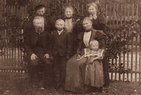 historická fotografie třídy z 19. století