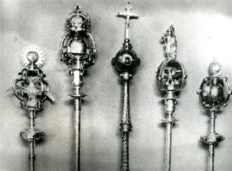Historické insignie Univerzity Karlovy