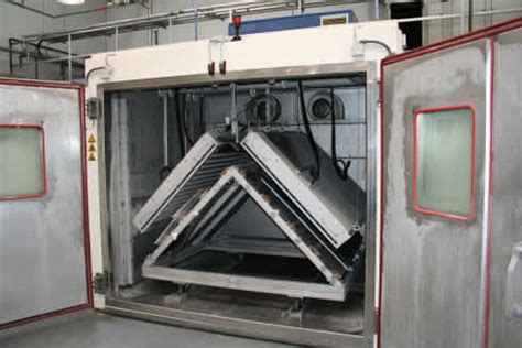 Testování odolnosti materiálů vůči UV záření