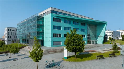 Budova Fakulty elektrotechniky a informatiky