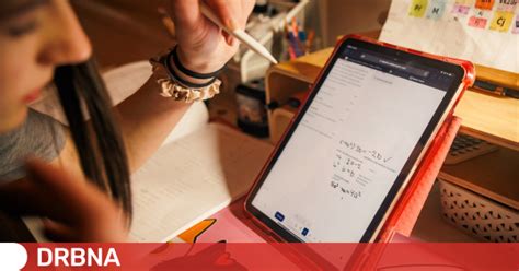 studenti doučují matematiku