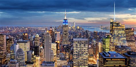Silueta města New York s mrakodrapy