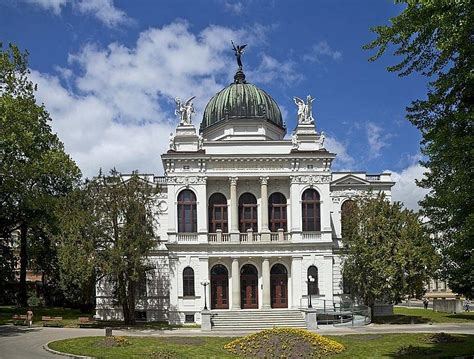Historická budova Slezského studijního ústavu v Opavě