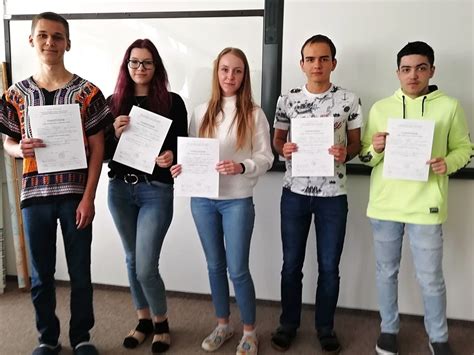 Studenti skládající státní zkoušku