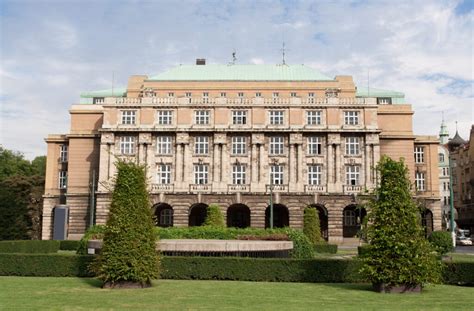Budova Prague College v Praze