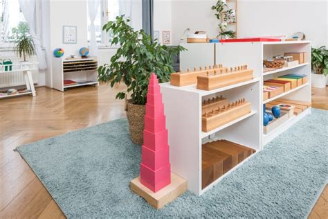 Ilustrace Montessori prostředí