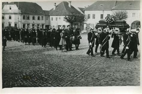 Pohřební průvod