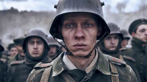 Plakát k filmu Na západní frontě klid (2022)