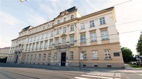 Budova Univerzity Palackého v Olomouci