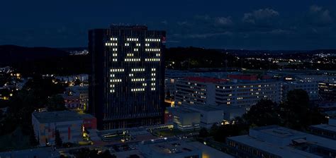 Fotografie studentů na kampusu FSI VUT