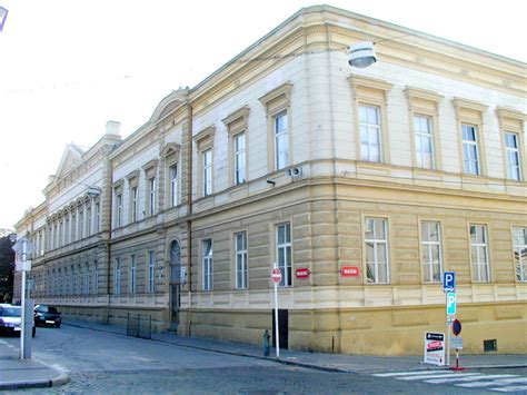 Historická budova Masarykovy obchodní akademie