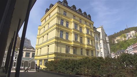 Budova Soukromé obchodní akademie Podnikatel v Karlových Varech