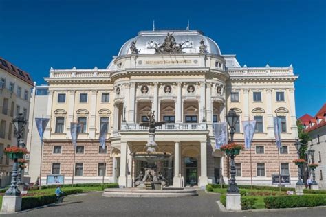 Historická budova Univerzity Vratislav