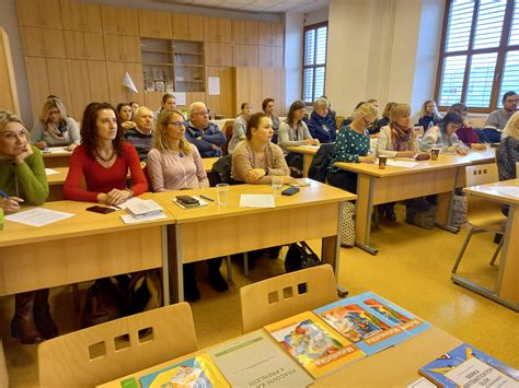 Ilustrace učitelů a studentů na konferenci