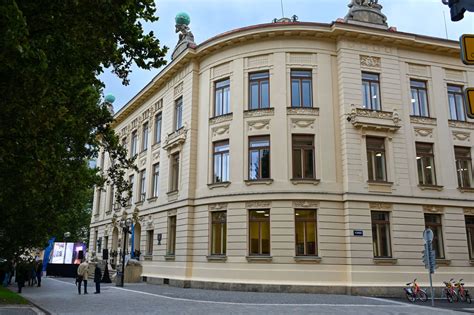 Budova Filozofické fakulty UHK